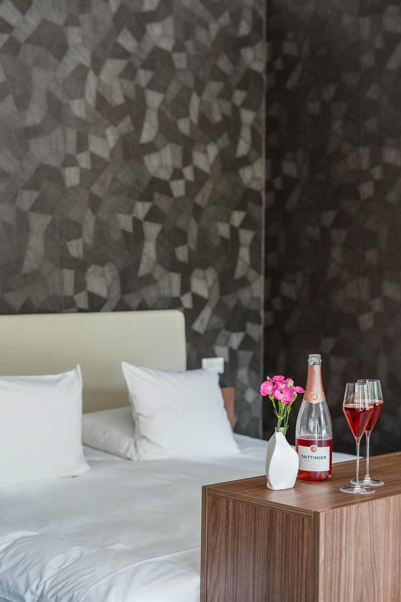 Central Park Voorburg - Relais & Chateaux Екстериор снимка